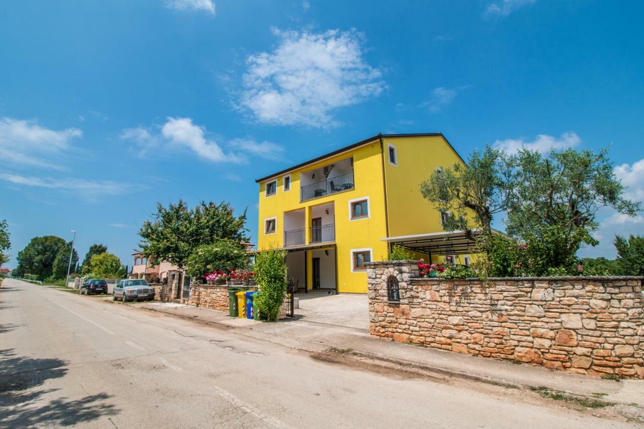 Nice Place Rovigno Esterno foto